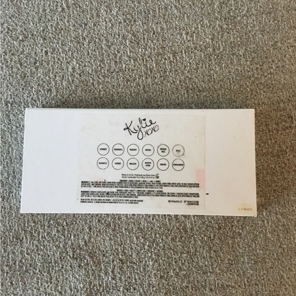 KYLIE Cosmetics Eyeshadow Palette - Picture 3 of 3